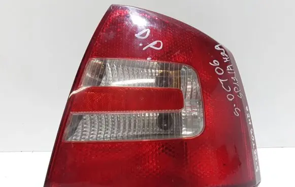 Skoda Octavia Mk2 (1Z) Rear/tail lights 1Z5945096A 1Z5945112A