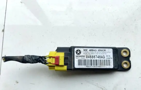 Chrysler Voyager Airbag deployment crash/impact sensor 04686748ag