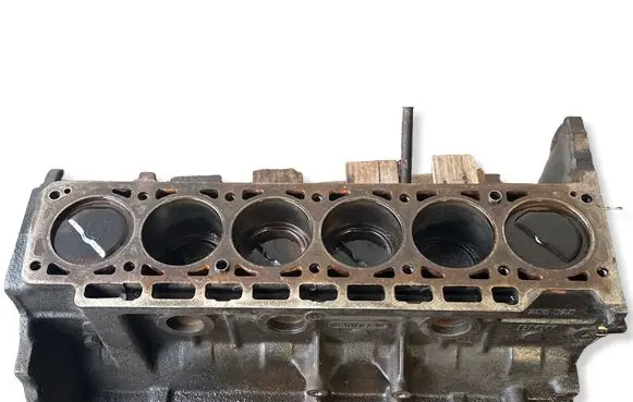 BMW 6 E24 Engine block 1259525 11211716122 306EA