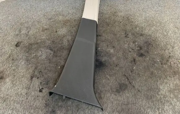 Citroen Berlingo Seat belt trim 