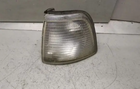Audi 80 90 S2 B4 Front indicator light 8A0953049A 1305230916