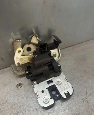 Audi A6 S6 C7 4G Tailgate/trunk/boot lock/catch/latch 8K9827505A