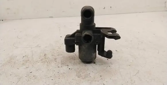 BMW 3 E36 Coolant heater control valve 8391418 1147412052