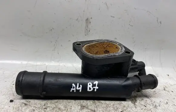 Audi A4 S4 B7 8E 8H Engine coolant pipe/hose 038121132g