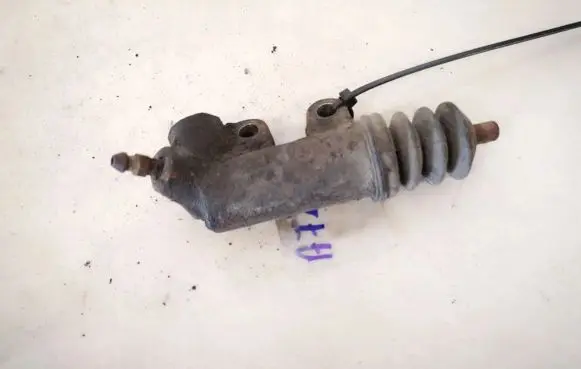 Toyota Avensis Verso Clutch master cylinder