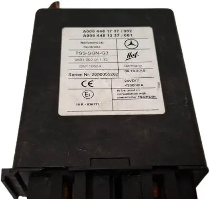 Mercedes-Benz S W221 Relay mounting block A0004461737