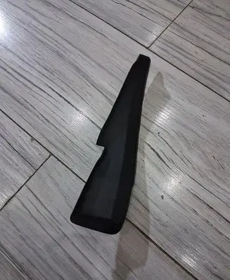 Peugeot 208 I Wiper trim 96748542XT