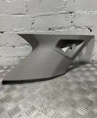 (D)pillar trim (top)