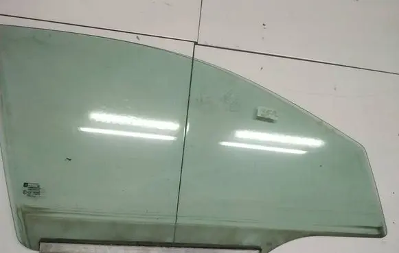 Opel Astra H Front door window glass four-door as2