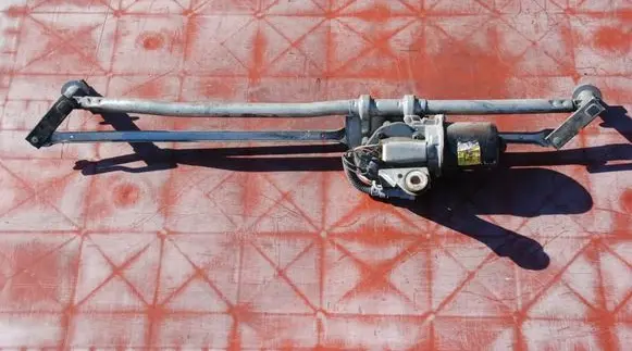 Iveco Daily 4th gen Front wiper linkage and motor
