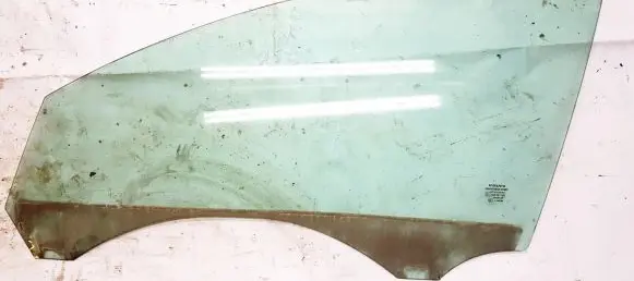 Volvo V50 Front door window glass four-door
