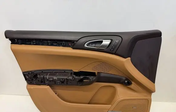 Porsche Cayenne (92A) Front door card panel trim 