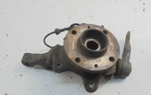 Renault Clio III Front wheel hub spindle knuckle 