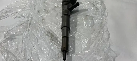 BMW 5 E60 E61 Fuel injector 445110216