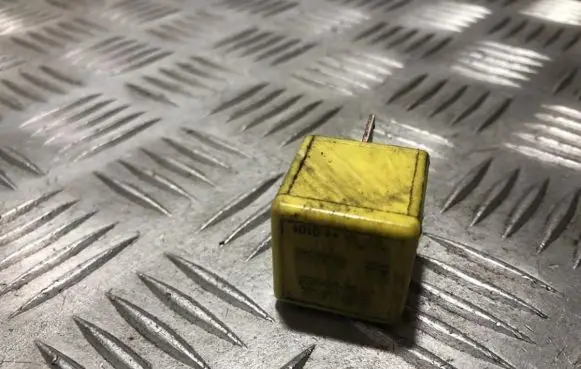 Opel Combo B Other relay 90226846 v23134-j52-x369