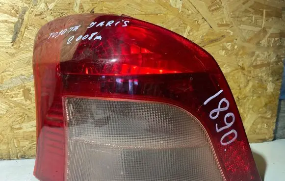 Toyota Yaris Rear/tail lights