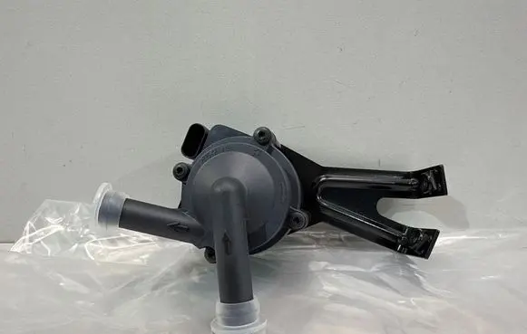 BMW 7 F01 F02 F03 F04 Water pump 5A36581
