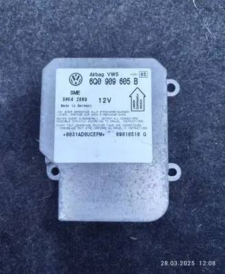 Volkswagen PASSAT B5.5 Airbag control unit/module 6Q0909605B 09010510G 5WK42869