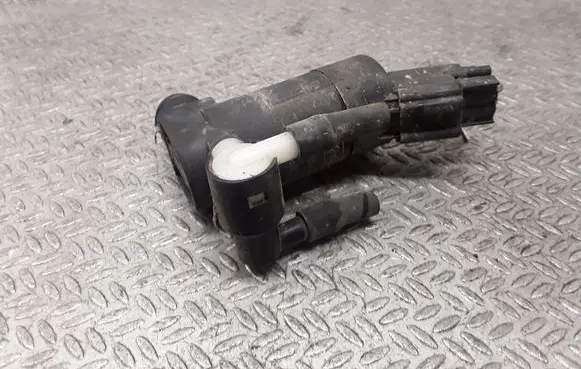 Ford Focus C-MAX Windscreen/windshield washer pump 1S7117K624FD