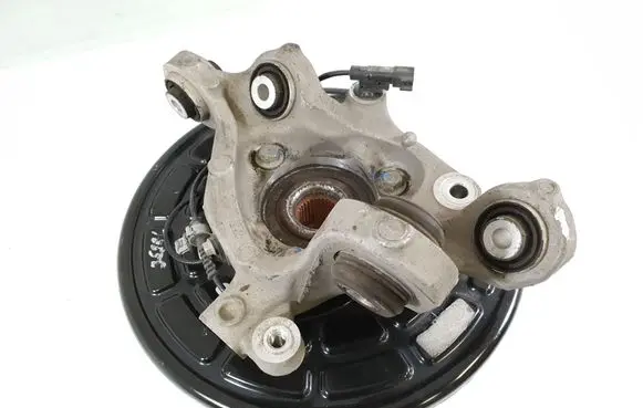 Rear wheel hub spindle/knuckle