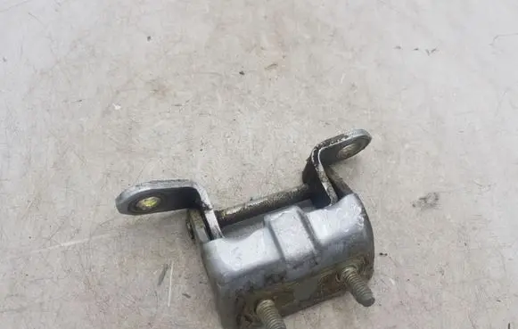 Nissan Primera Rear door upper hinge NOCODE