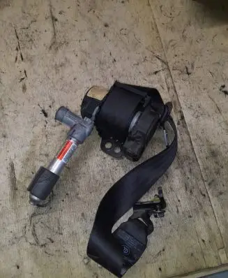 Volvo V70 Front seatbelt 3035911719 3035911 6006200008