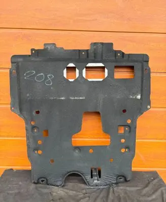 Peugeot 208 II Engine splash shield/under tray 9824226080