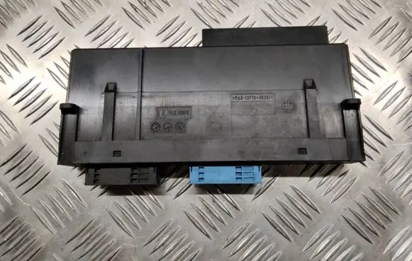 BMW 3 E90 E91 Comfort/convenience module 532305901 0002890