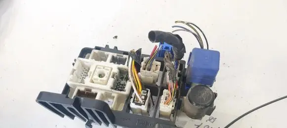 Nissan Almera Fuse box set