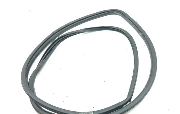 Toyota Prius (XW50) Front door rubber seal 