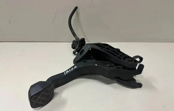 Seat Ibiza IV (6J,6P) Clutch pedal 6R1721059H