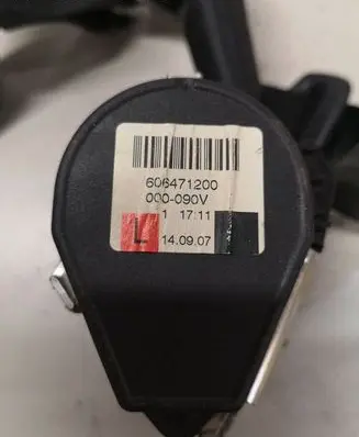 Volkswagen Golf V Rear seatbelt 606471200 1K6857805N