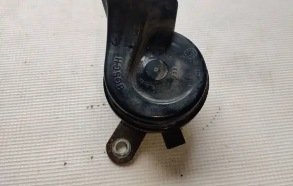 BMW 5 E39 Horn signal 3881157