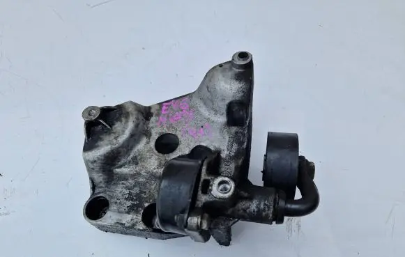 BMW 3 E46 A/C compressor mount bracket 7787319