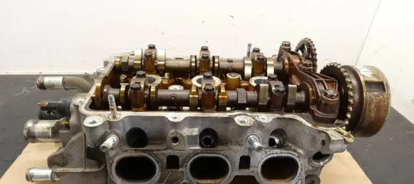 Toyota Yaris Engine head 1KR