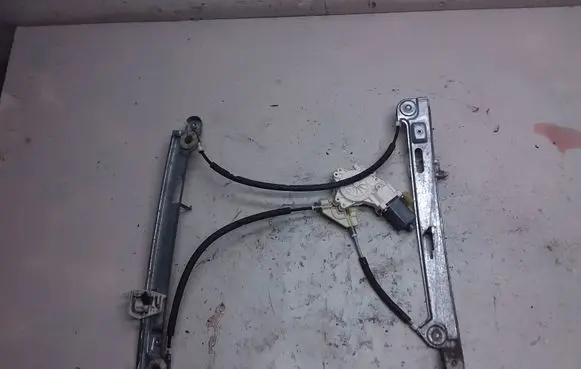 Jeep Compass Front door electric window regulator 05074821AA