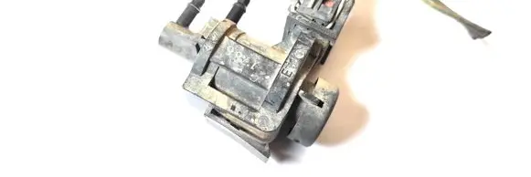 Volkswagen Golf III Turbo solenoid valve 191906283A