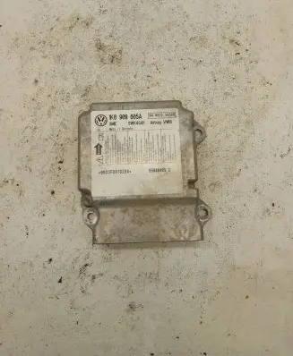 Volkswagen Golf V Airbag control unit/module 1K0909605A 5WK43411 04H022S0500