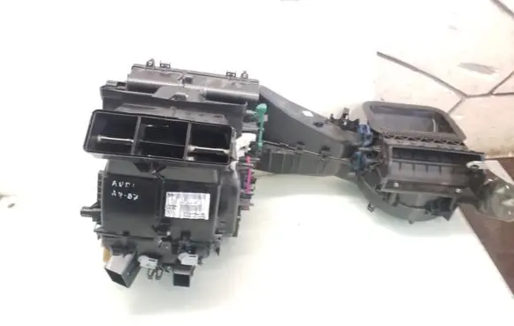 Audi A4 S4 B7 8E 8H Interior heater climate box assembly housing 