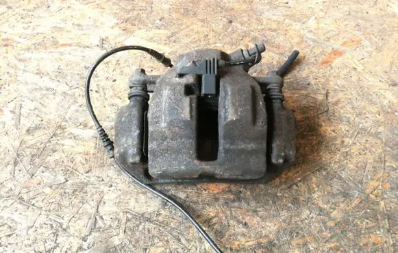 Front brake caliper