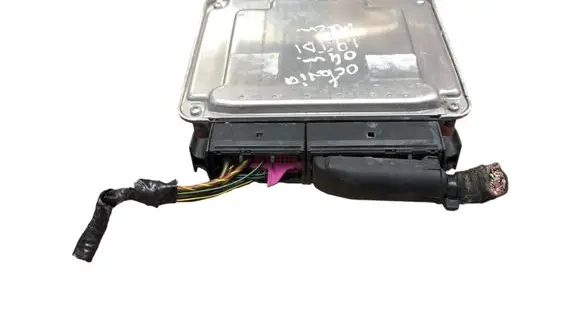 Skoda Octavia Mk1 (1U) Engine control unit/module ECU 038906019KH 0281011195 1039S01971