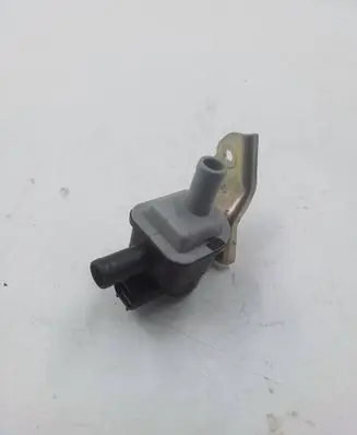 Toyota RAV 4 (XA50) Vacuum valve 9091012279 1362007110