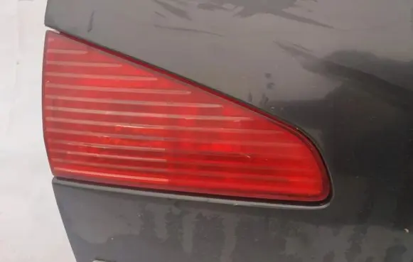 Peugeot 607 Tailgate rear/tail lights