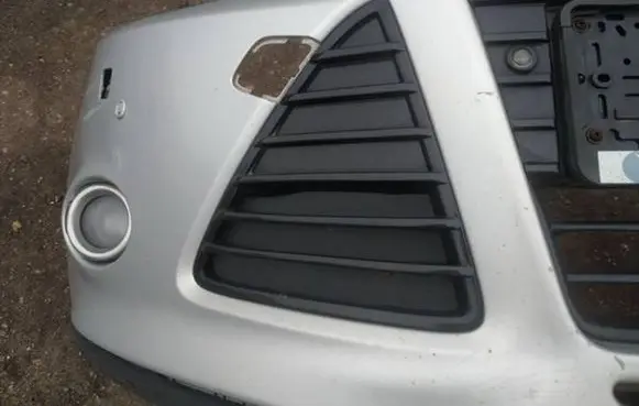 Ford Focus Front bumper lower grill
