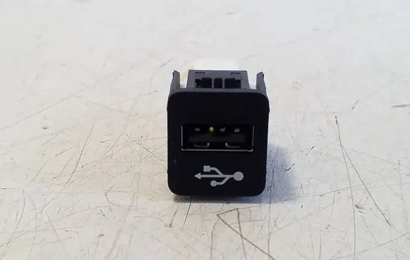 USB socket connector