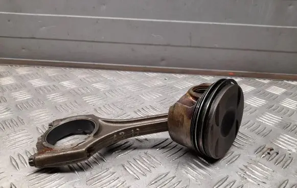 Audi A8 S8 D4 4H Piston with connecting rod 079107066EM