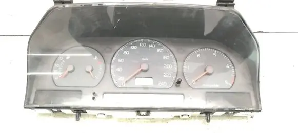 Volvo S70 V70 V70 XC Speedometer (instrument cluster) 9168386 69794700T 9168144