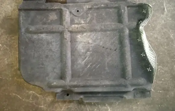 Jeep Grand Cherokee Engine splash shield/under tray 68191341