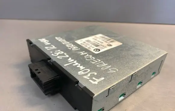 BMW 7 F01 F02 F03 F04 Voltage converter inverter 0176903630 9251984 8ES01013401