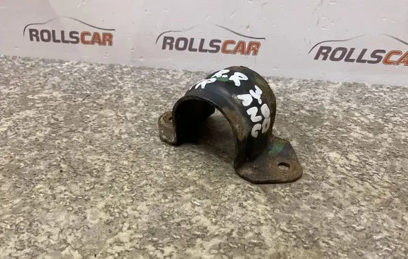 Land Rover Range Rover L322 Sway bar bush bracket, front 